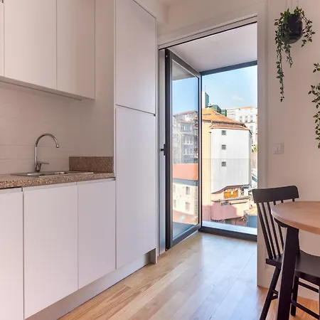 Feel Downtown Theater Apartment