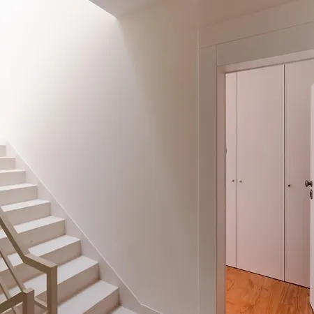 Feel Downtown Theater Apartment